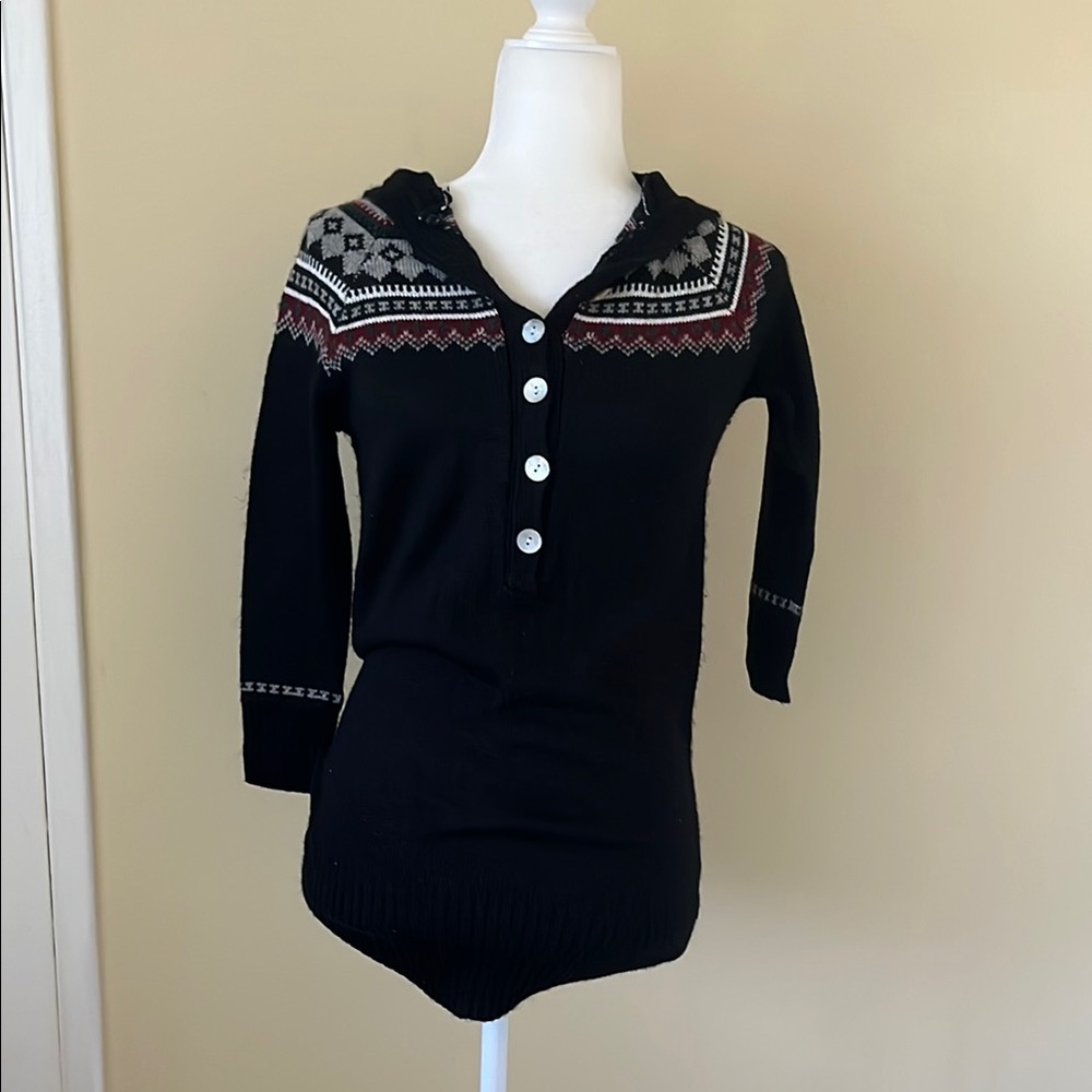 Printed black sweater with hood and button detail